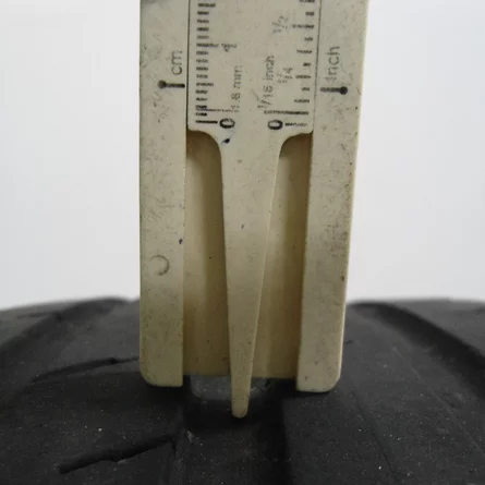 235/40/19 96W 2x 4mm (2P404 235)