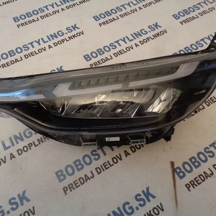 Custom 23- ľavé LED svetlo PZ31-13E016-CB 480€