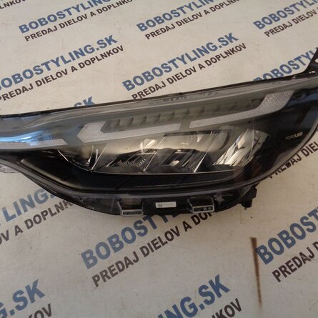 Custom 23- ľavé LED svetlo PZ31-13E016-CB 480€