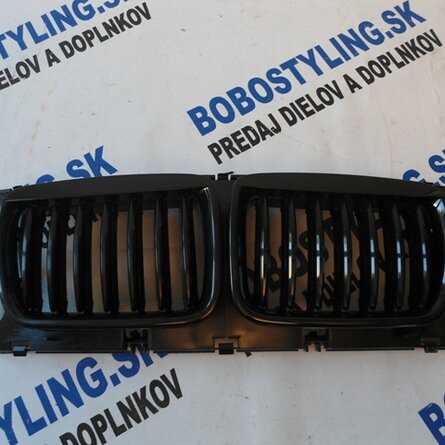 E34 Black grill facelift 94´-96´ 88€