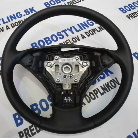 E60 PFL Hladká čierna + čierna niť (47E60PFLCHCN) 109€