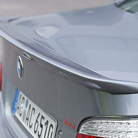 E60 spoiler na kufor 511260210 231€