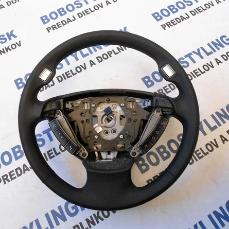 E65 Hladká čierna + čierna niť (na objednávku) 165€
