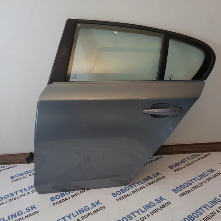 E87 ľavé zadné dvere 41527191017 185€