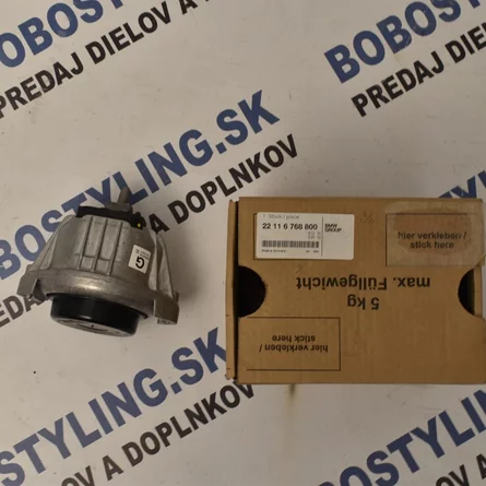 E92 silentblok motora pravý 31106768886 70,33€