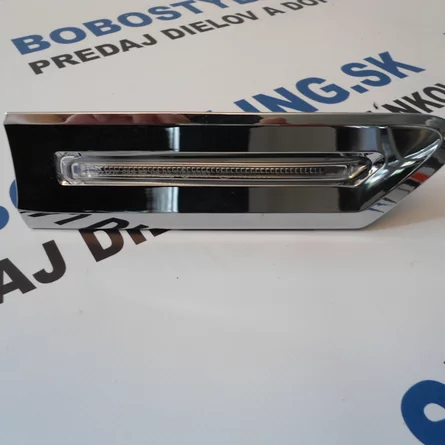 F01 pravá bočná smerovka 63137203372 43,82€