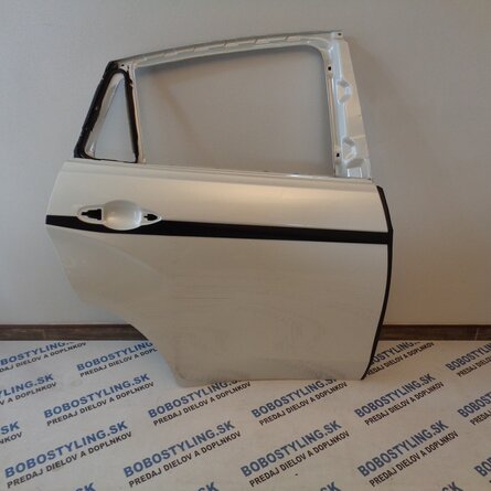 F26 zadne pravé dvere 41007364792 185€