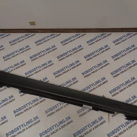 F30/F31 pravý prah 51777312752 89€