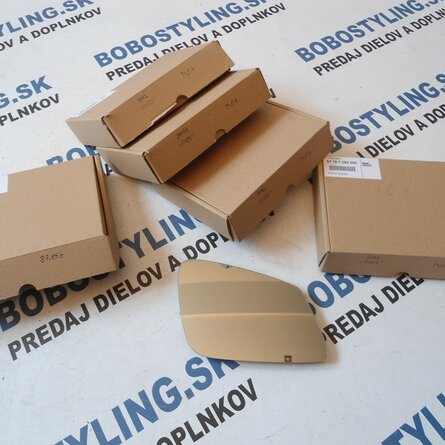 F30 pravé sklíčko spetného 51167285000 75,08€