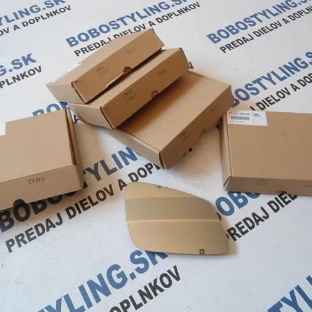 F30 pravé sklíčko spetného 51167285000 75,08€