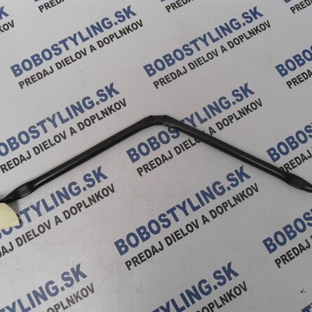 F30 V priečka stredná 51647245789 93,71€