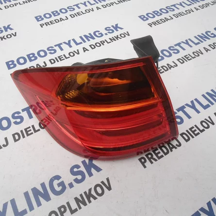 F31 ľavé zadné svetlo 63217429727 115€