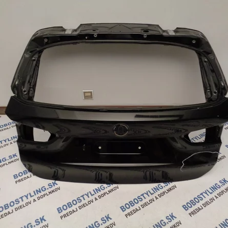 F48 zadný kufor 41007350826 165€