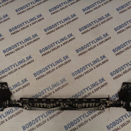 G30 stredný držiak nár. 51128067762 95€