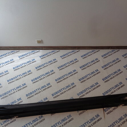 G60 M pravý prah 51775A5A706 180€