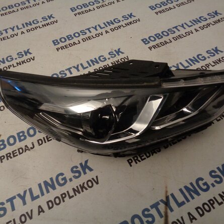 i30 svetlo pravé 92102-G4510 210€