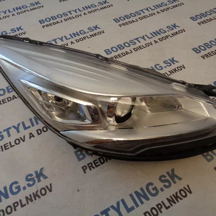 Kuga MK2 pravý xenón 90043854 375€