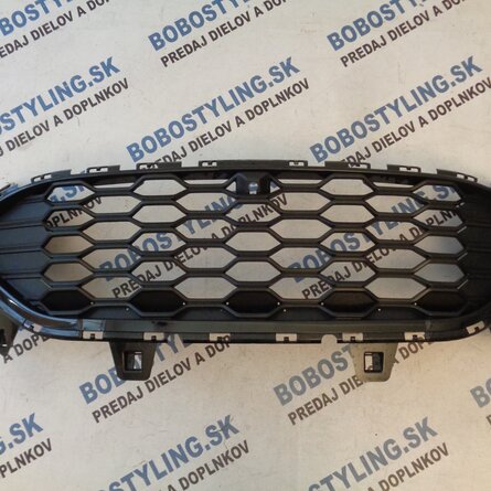 Kuga MK3 grill LV4B-8200-F 115€