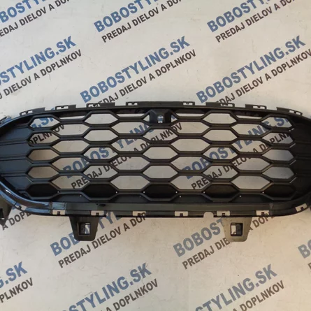 Kuga MK3 grill LV4B-8200-F 115€