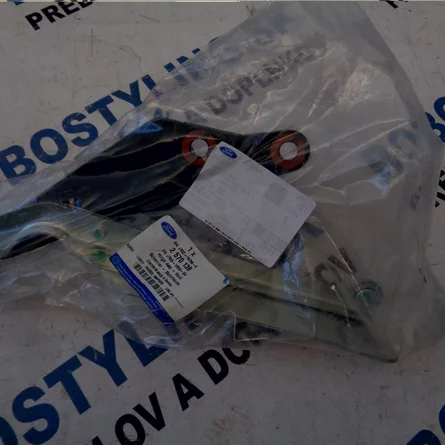 Mustang P pánt kapoty JR3B-16801-BB 68€