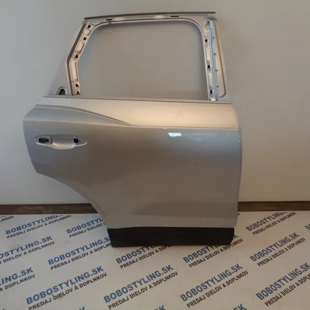 Q3 zadné pravé dvere 83A833052C 255€