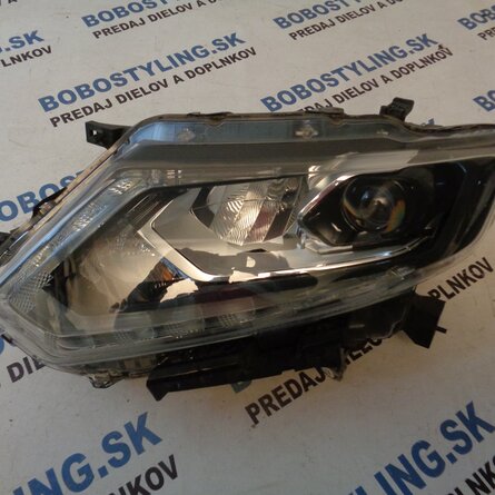 X-Trail ľavé LED svetlo 26060-4CC6C 300€